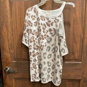 BiBi Asymmetrical Brown and Tan Relaxed Tee